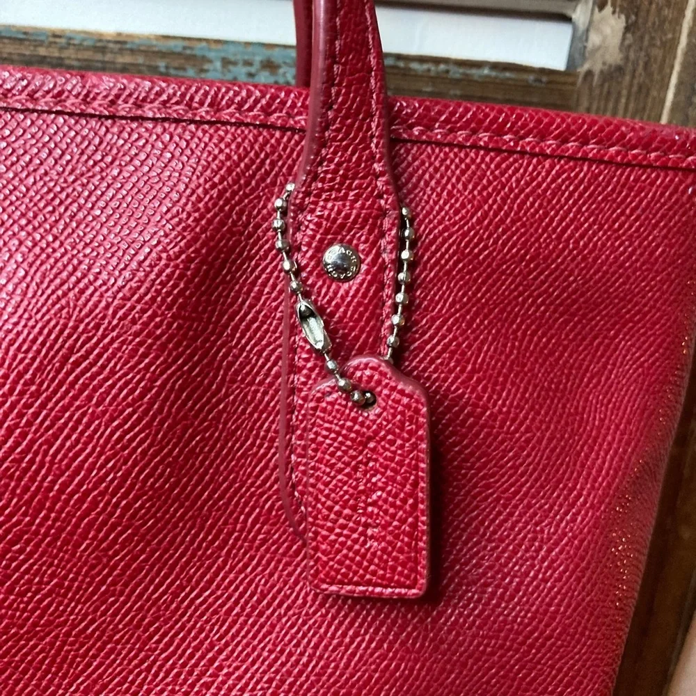 COACH MINI CITY ZIP TOTE PURSE F22967 Red
